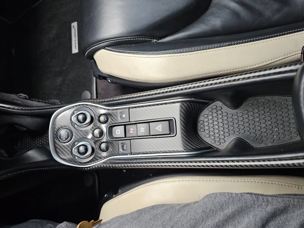 Used 2016 McLaren 570S Coupe RWD image 17