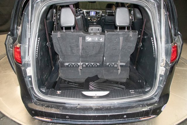 Used 2019 Chrysler Pacifica Limited w/ Advanced Safetytec Group image 19