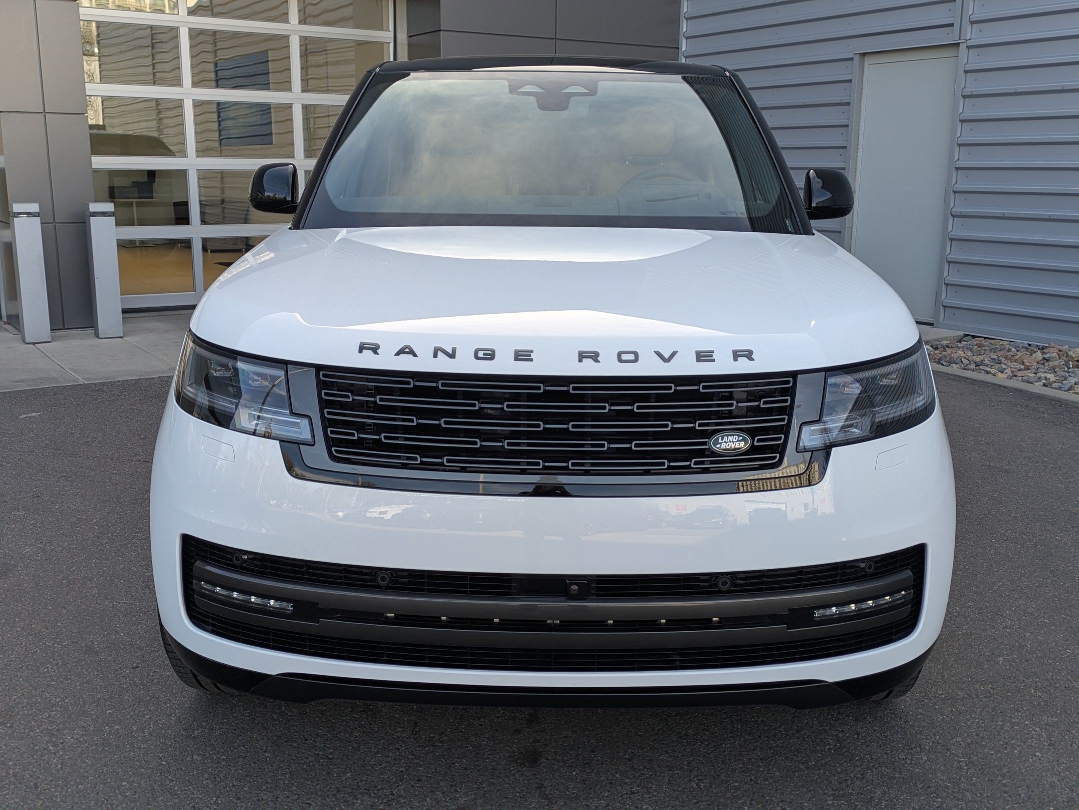 New 2026 Land Rover Range Rover SE AWD/4WD image 2