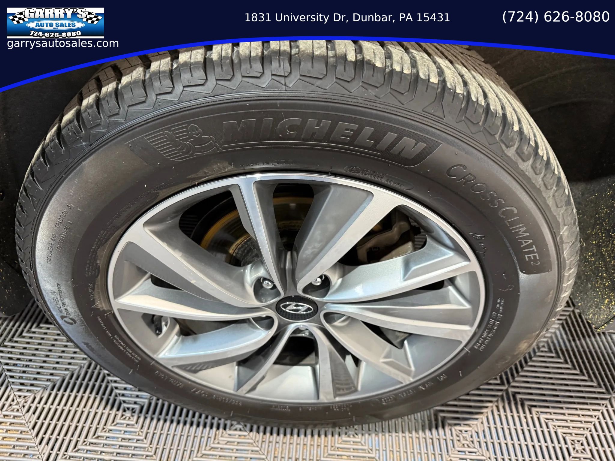 Used 2019 Hyundai Santa Fe Limited w/ Cargo Package image 12