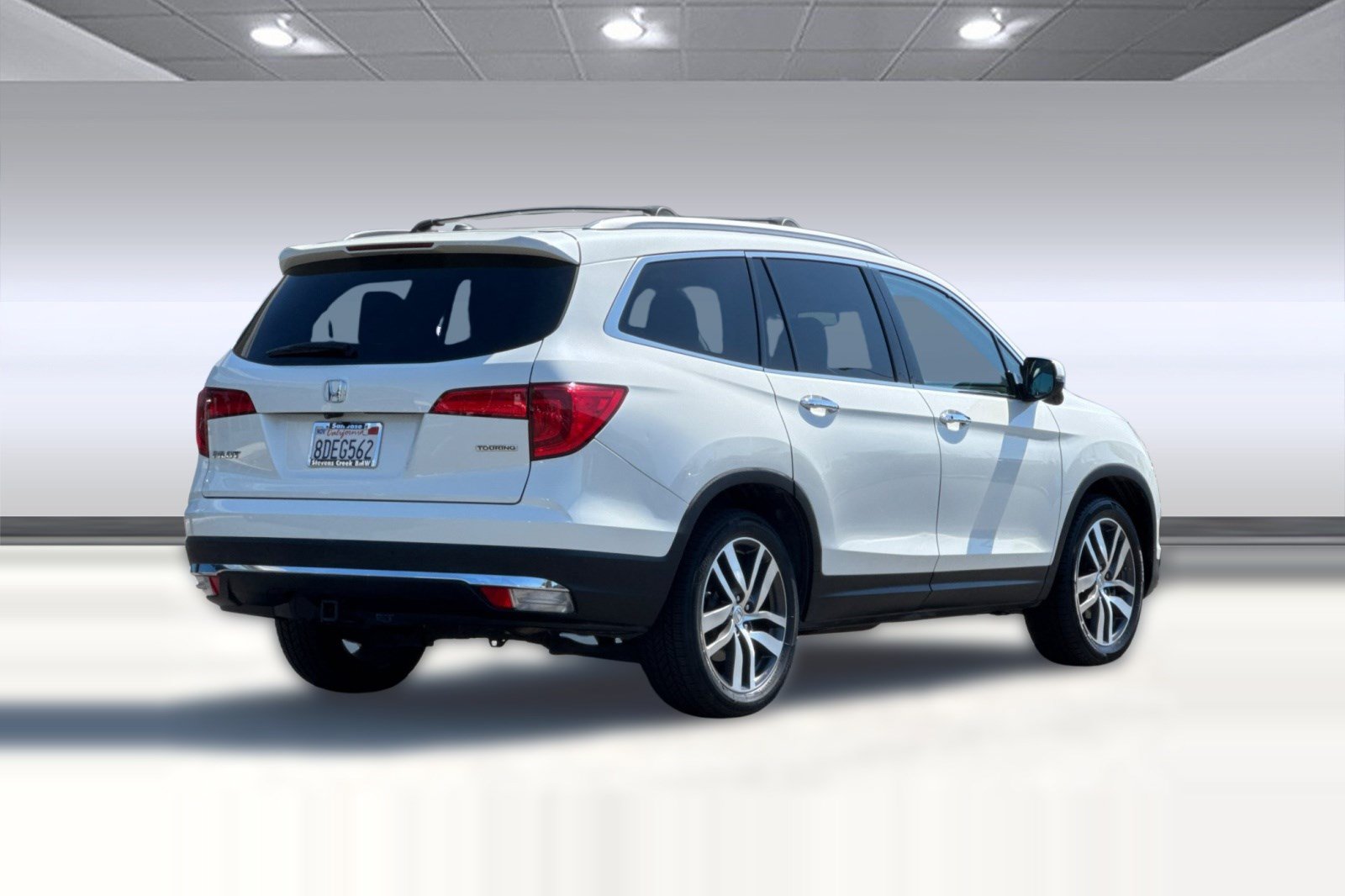 Used 2017 Honda Pilot Touring image 8