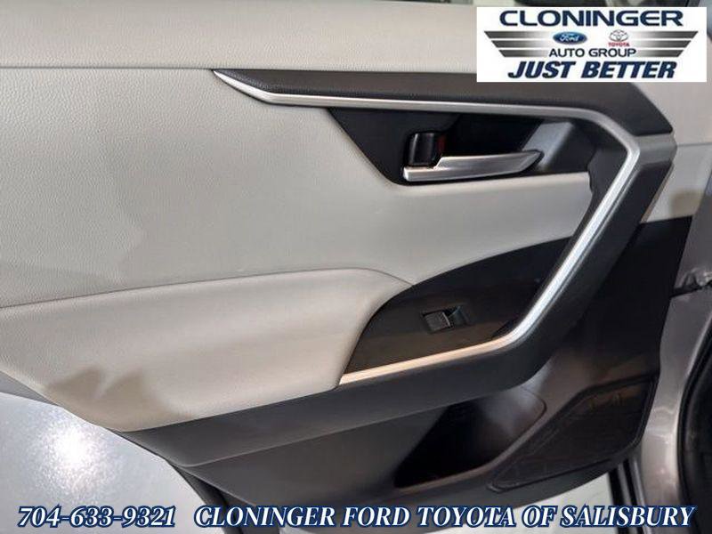 Used 2023 Toyota RAV4 XLE Premium image 21