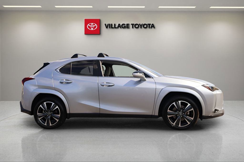 Used 2023 Lexus UX 250h FWD w/ Accessory Package (Z2) image 6