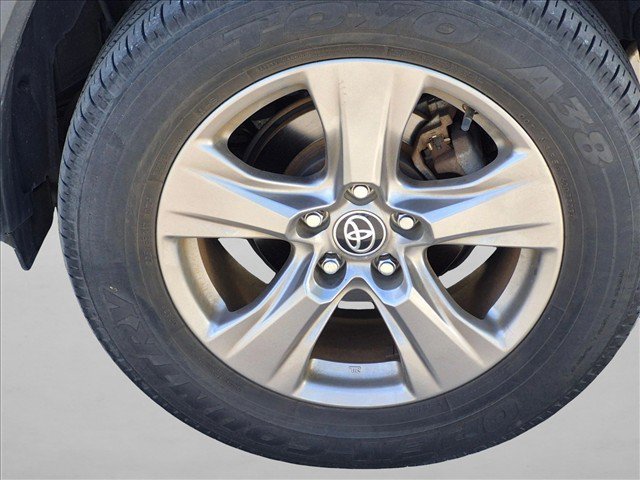 Used 2023 Toyota RAV4 LE AWD/4WD image 16