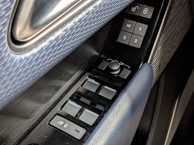 Used 2020 Land Rover Range Rover Velar S image 21