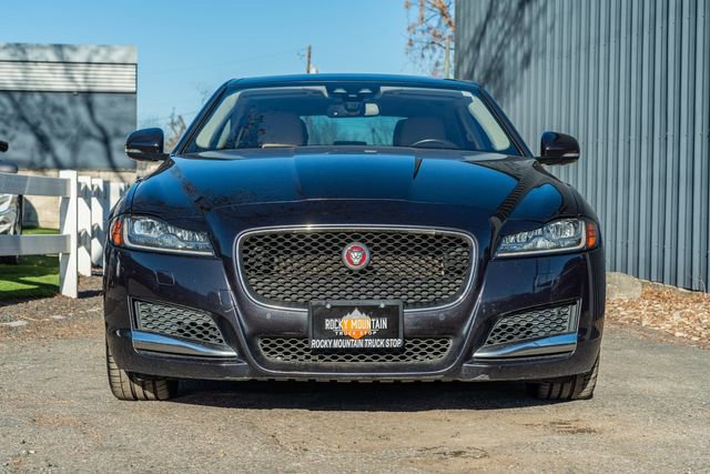 Used 2016 Jaguar XF Premium image 9