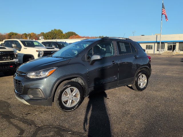 Used 2021 Chevrolet Trax LT w/ LT Convenience Package AWD/4WD image 1