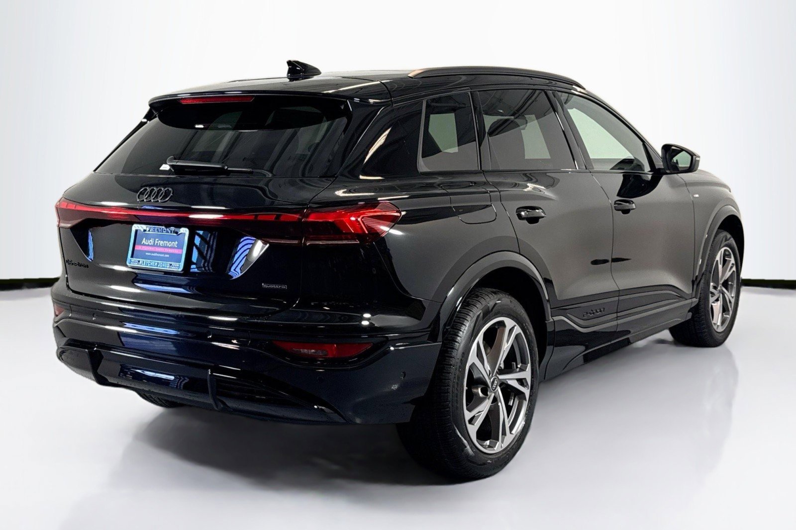 New 2027 Audi Q6 e-tron Premium Plus image 5