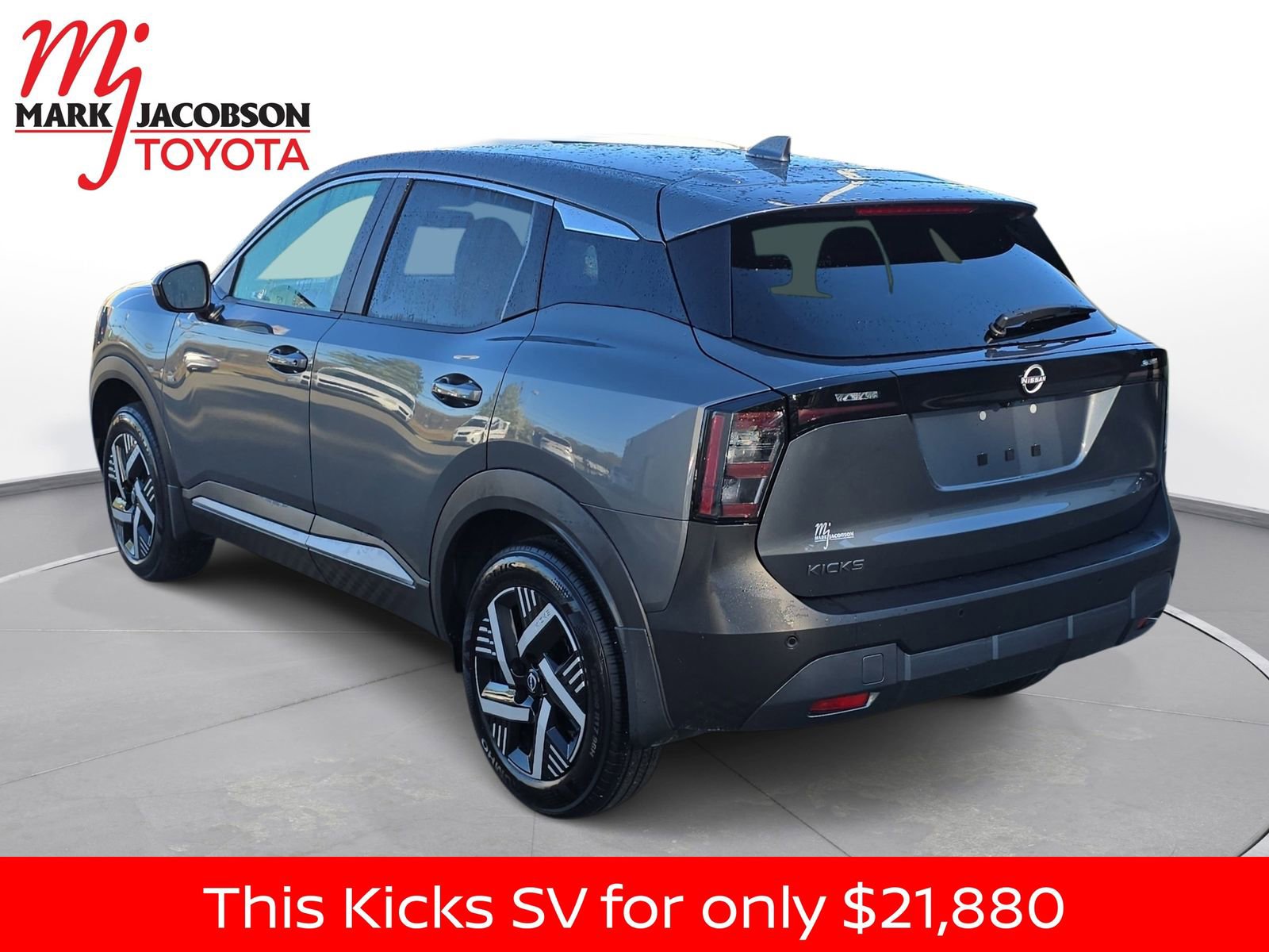 Used 2025 Nissan Kicks SV image 13