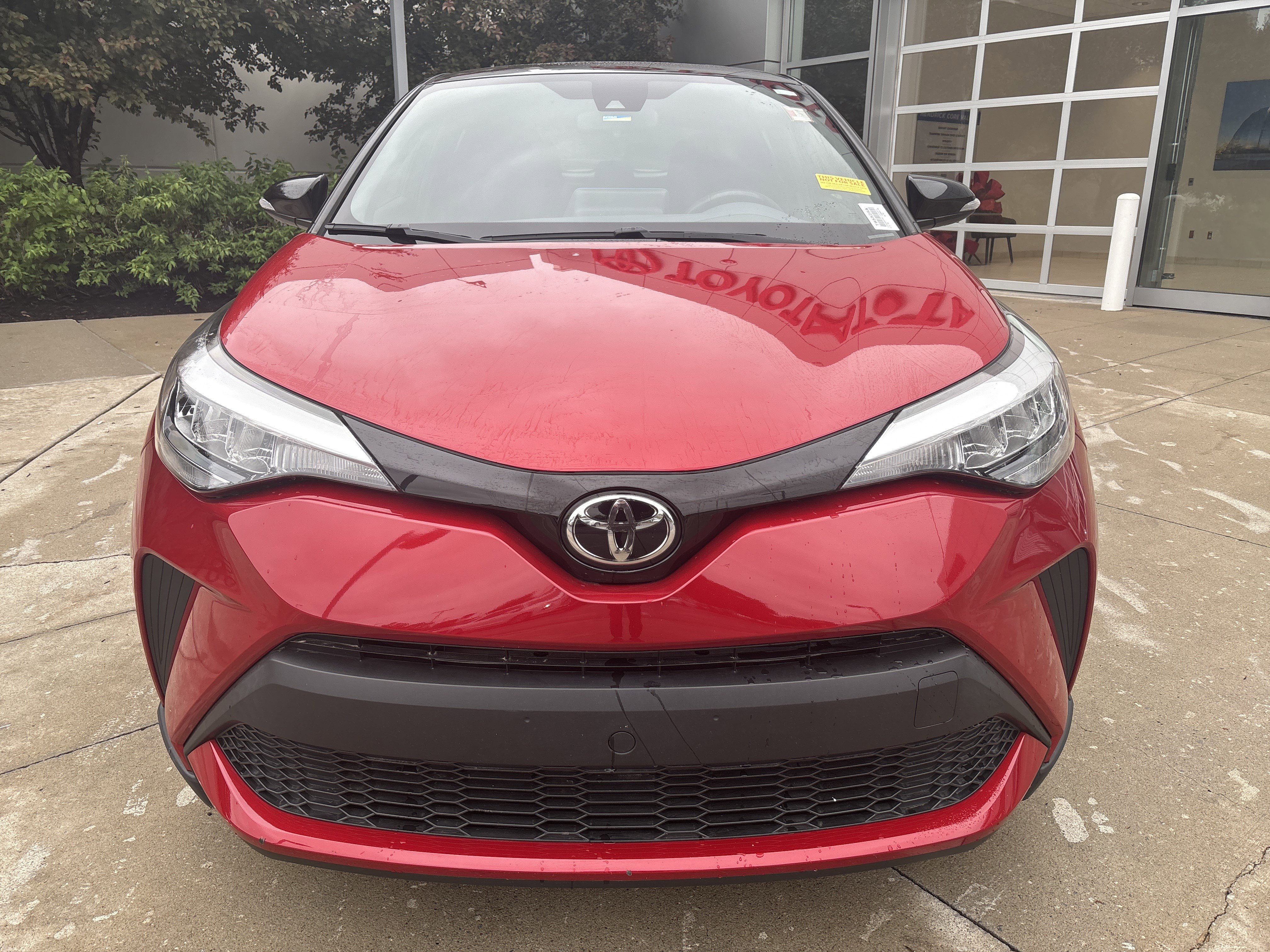 Used 2020 Toyota C-HR XLE FWD image 5