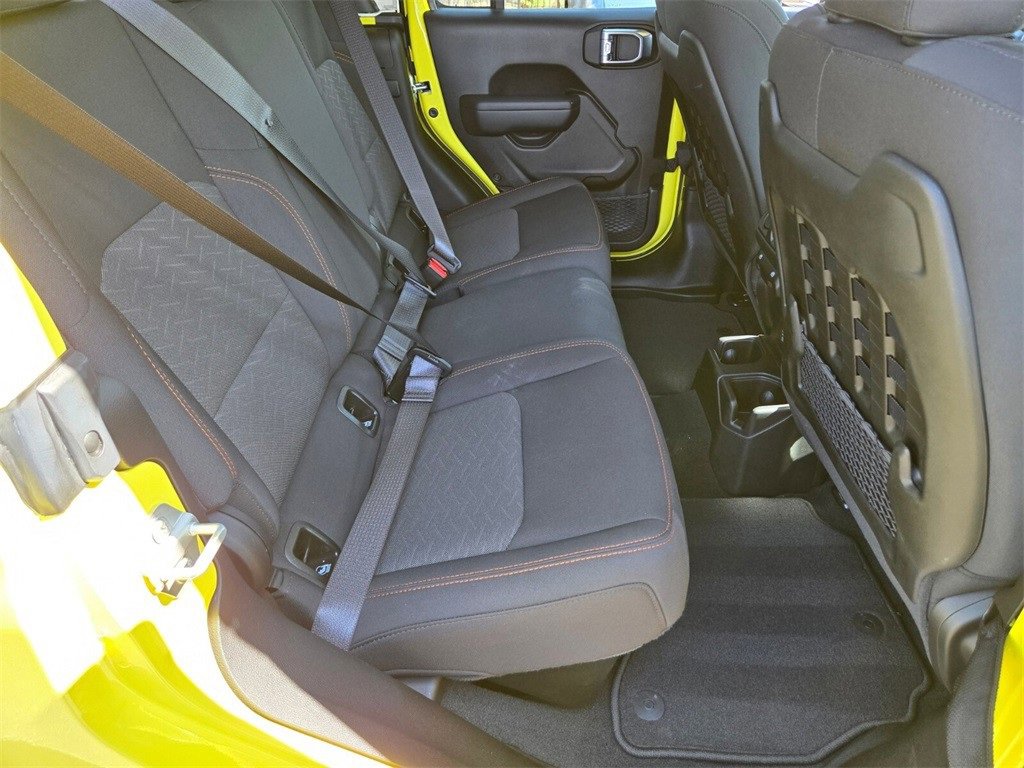 Used 2023 Jeep Gladiator Mojave w/ Cold Weather Group image 18