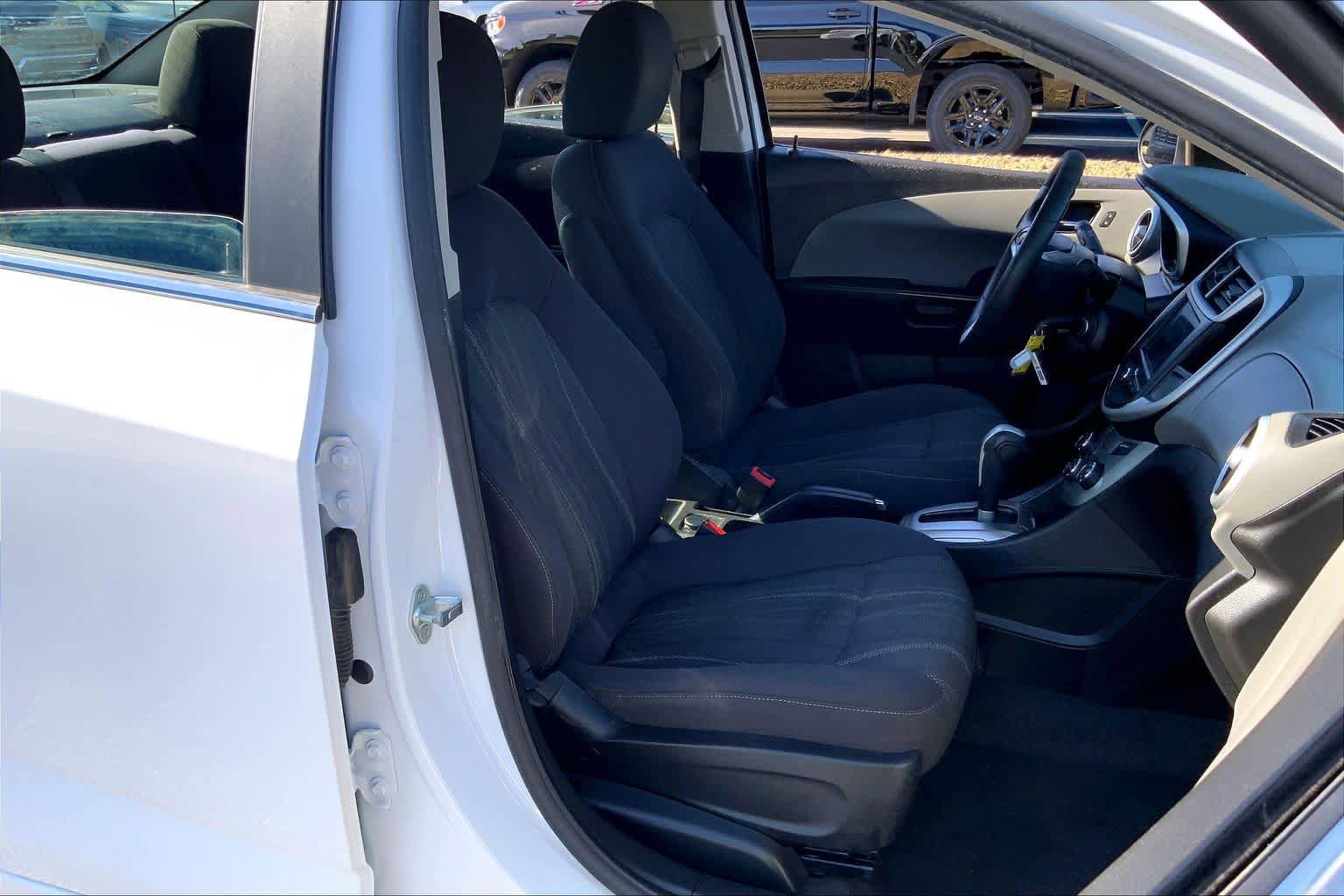 Used 2019 Chevrolet Sonic LT FWD image 9