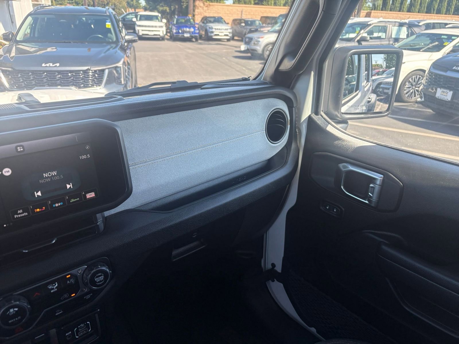 Used 2025 Jeep Wrangler Sport S AWD/4WD image 34