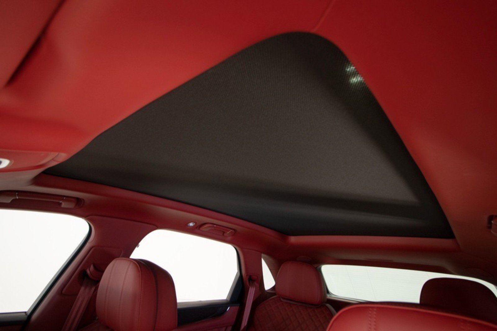 Used 2022 Bentley Bentayga image 40