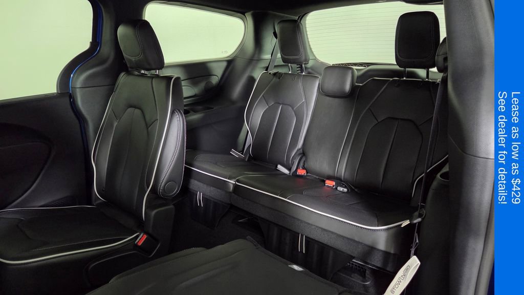 New 2026 Chrysler Pacifica Limited FWD image 32