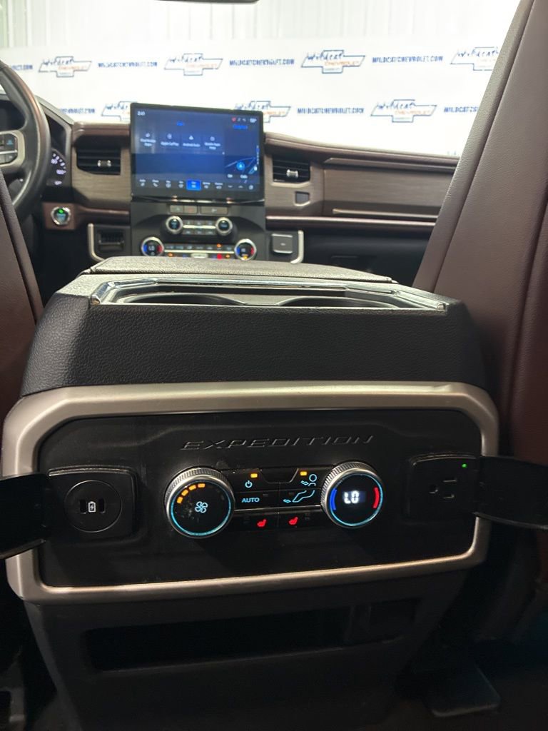 Used 2024 Ford Expedition Limited image 37