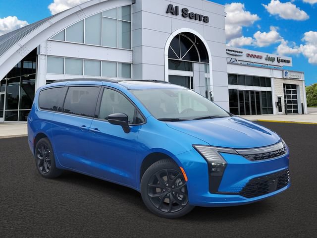 New 2027 Chrysler Pacifica Limited w/ Family Tech Group AWD/4WD image 1