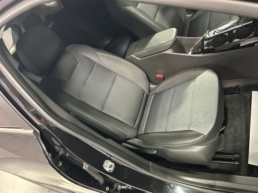 Used 2025 Chevrolet Trax LT w/ LT Convenience Package FWD image 25