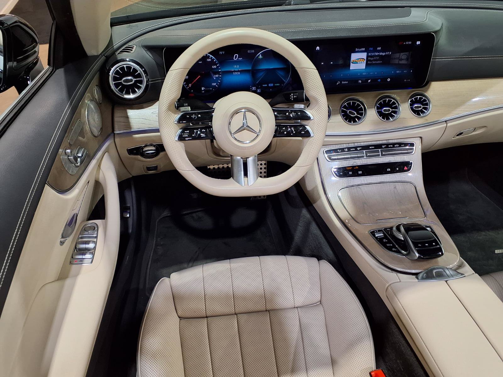 Used 2022 Mercedes-Benz E 450 4MATIC Cabriolet image 9