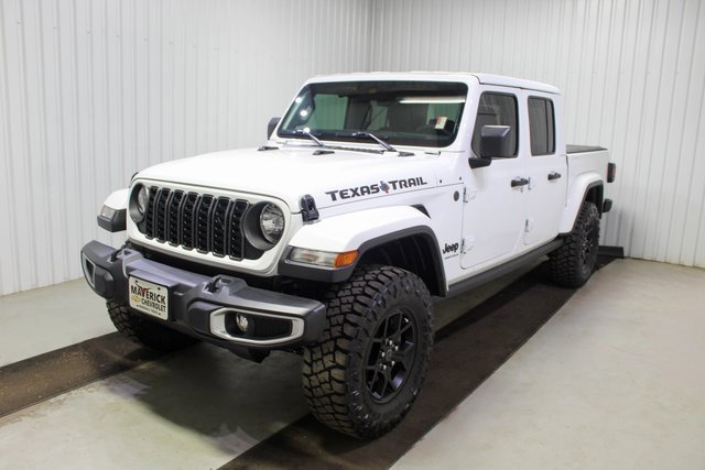 Used 2024 Jeep Gladiator Sport image 3