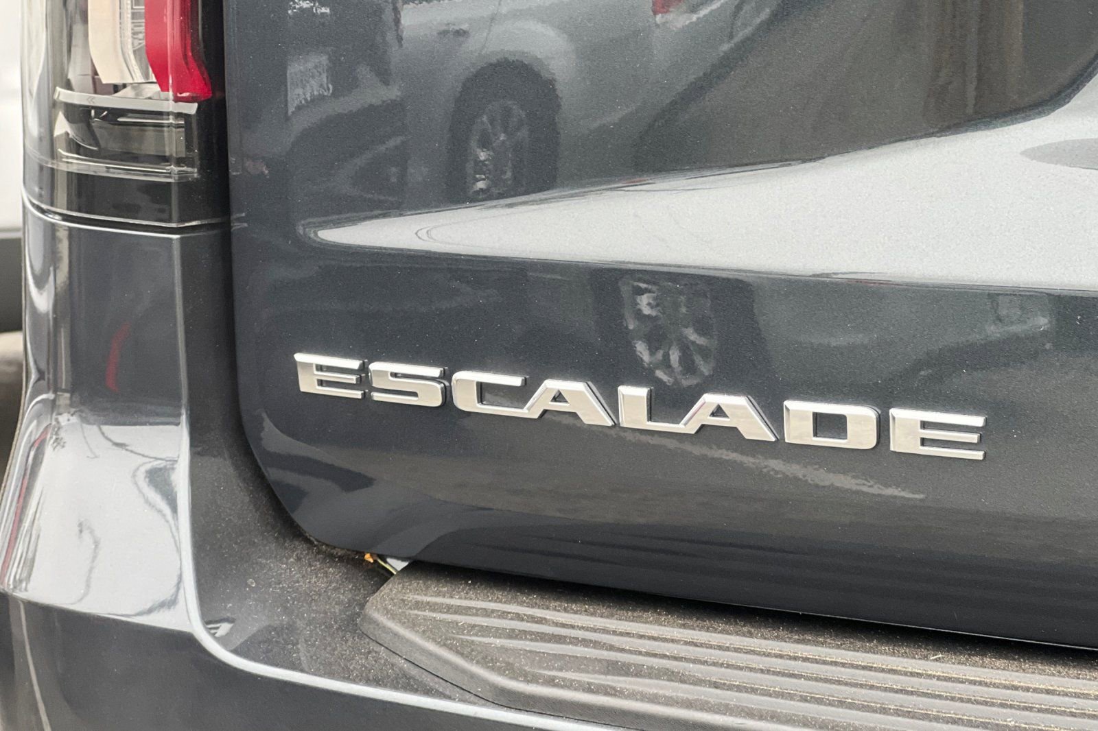 Used 2022 Cadillac Escalade Luxury image 28