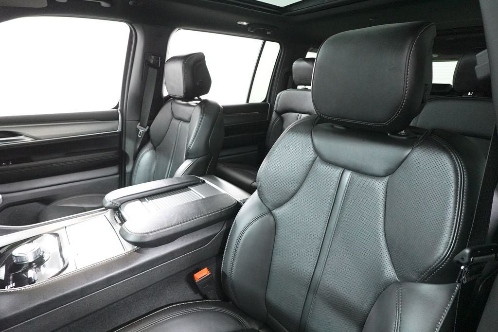 New 2025 Jeep Wagoneer Series II w/ Premium Group I AWD/4WD image 12