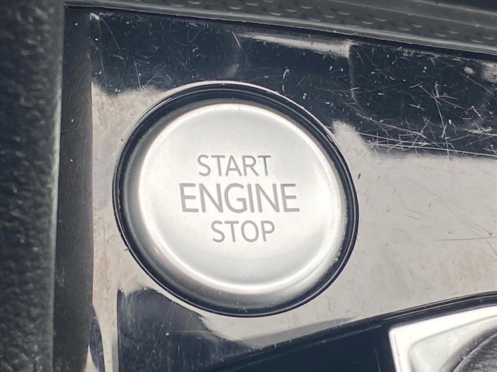 Used 2023 Volkswagen Taos SE w/ Panoramic Sunroof Package image 18