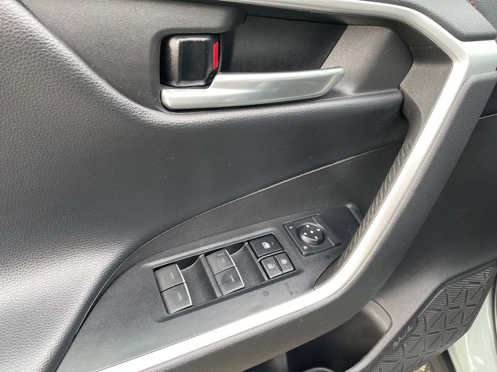 Used 2023 Toyota RAV4 Adventure image 9