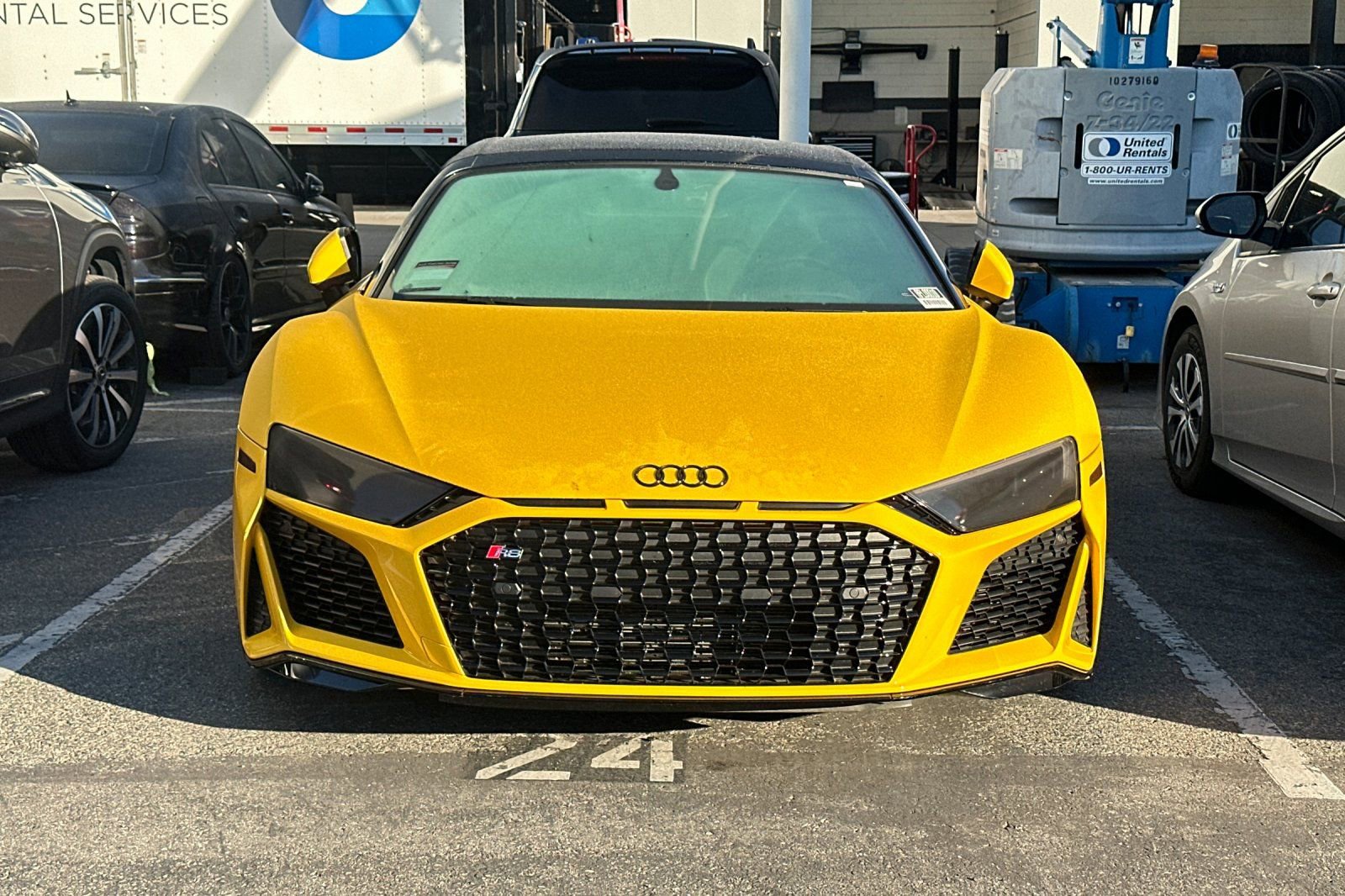 Used 2020 Audi R8 V10 w/ Carbon Exterior Package image 5