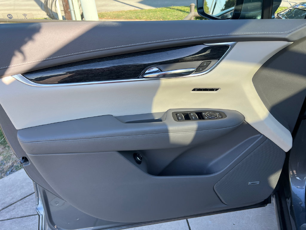 Used 2022 Cadillac XT6 Premium Luxury FWD image 18