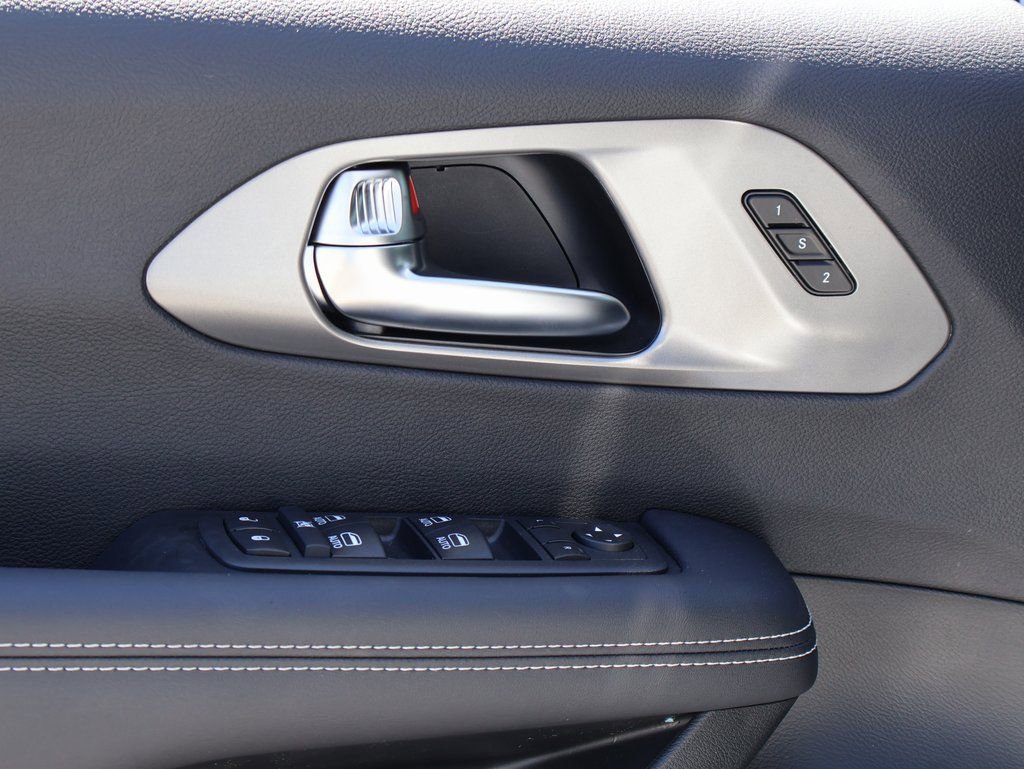New 2026 Chrysler Pacifica Select image 21