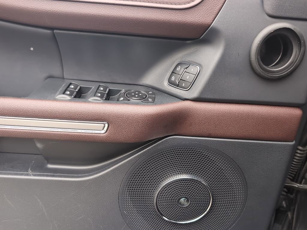 Used 2024 Ford Expedition Limited image 27