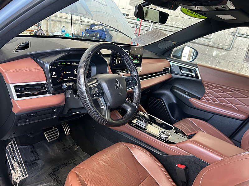 Used 2025 Mitsubishi Outlander SEL FWD image 18