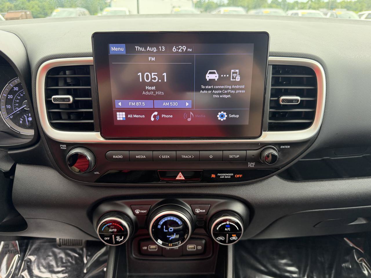 Used 2022 Hyundai Venue SEL w/ Cargo Package FWD image 29