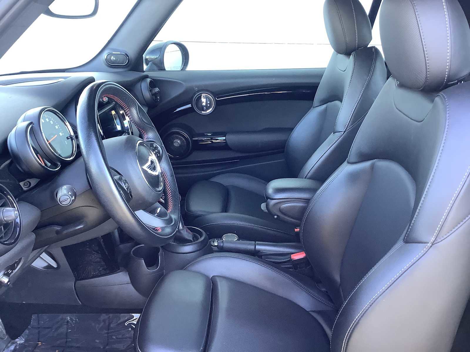 Used 2019 MINI Cooper S w/ Premium Package image 2