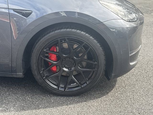 Used 2022 Tesla Model Y Performance image 15