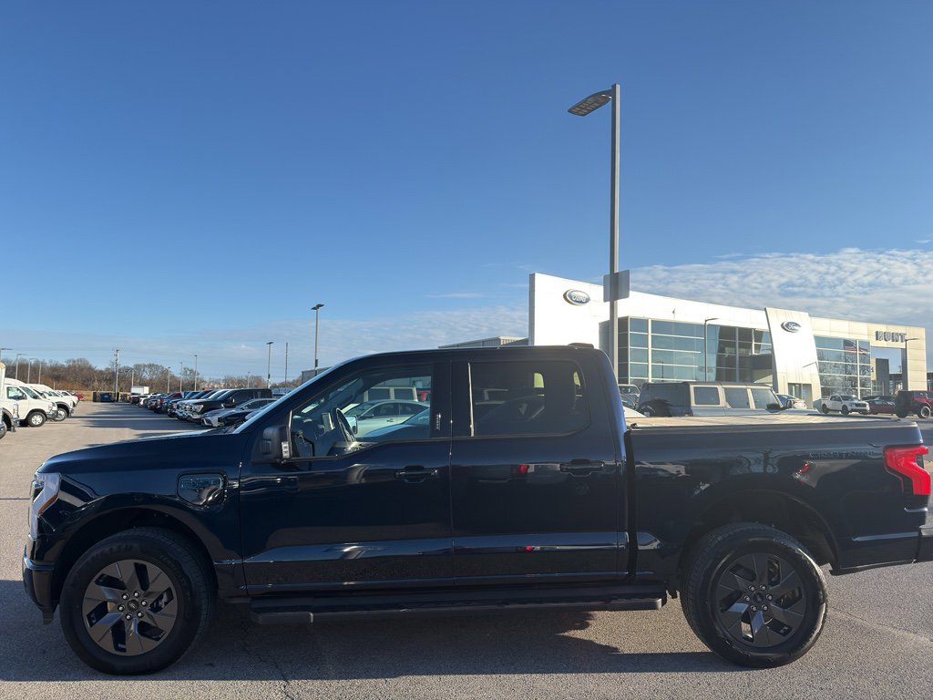 Used 2024 Ford F150 Lightning Flash AWD/4WD image 8