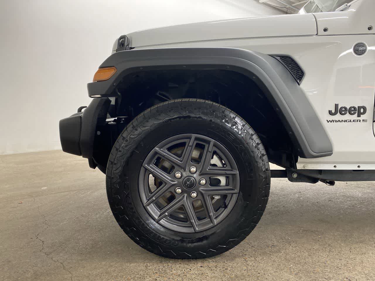 Used 2025 Jeep Wrangler Sport S AWD/4WD image 11