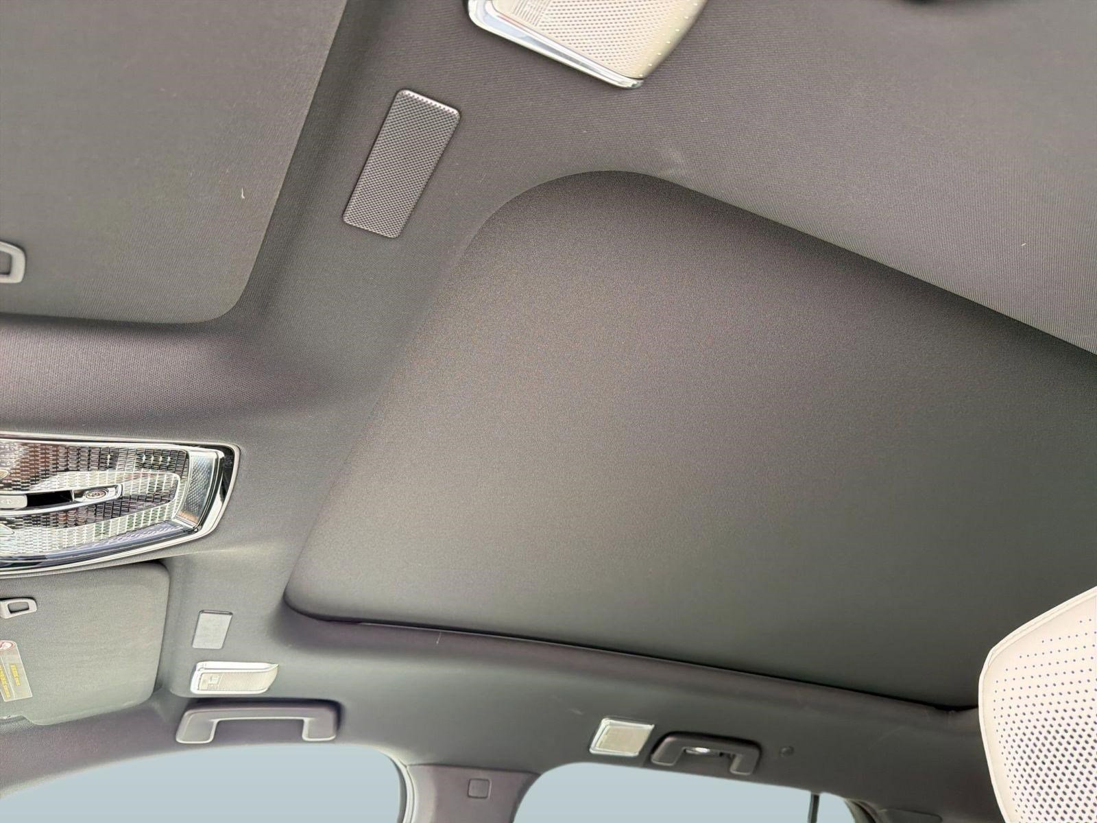 Certified 2026 Cadillac Vistiq Luxury image 14