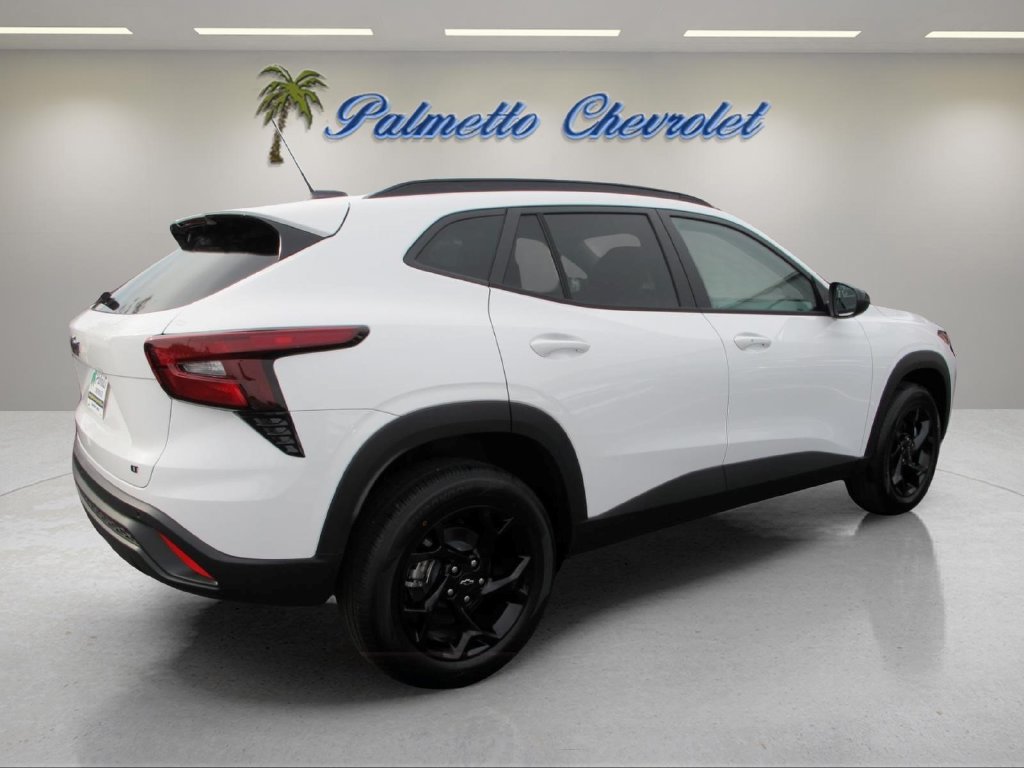 New 2026 Chevrolet Trax LT w/ Driver Confidence Package FWD image 3