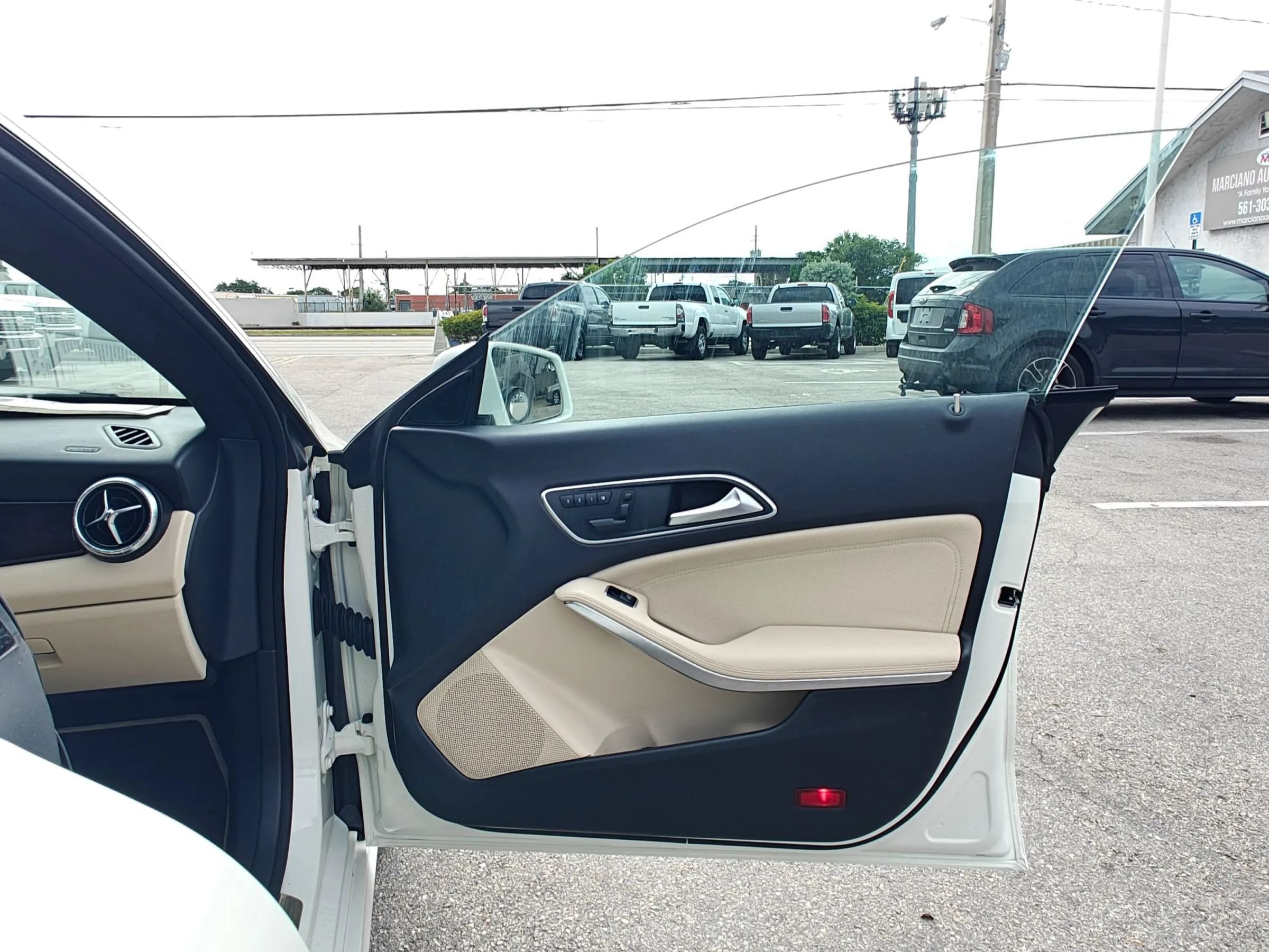 Used 2014 Mercedes-Benz CLA 250 image 13