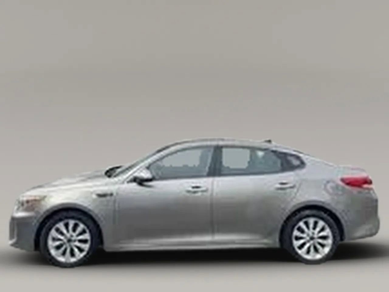 Used 2018 Kia Optima EX w/ Technology Package FWD image 4