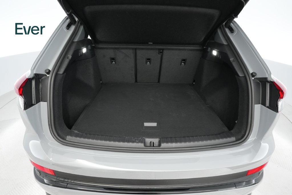 Used 2024 Audi Q4 e-tron Prestige w/ Black Optic Package AWD/4WD image 8