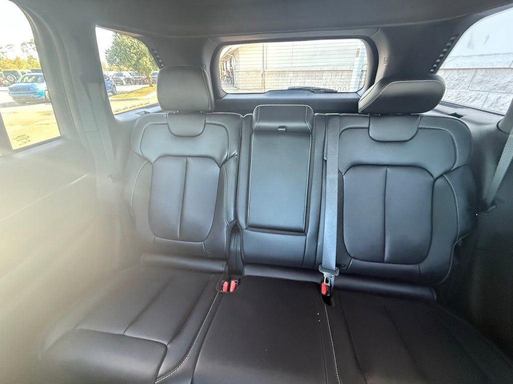 Certified 2025 Jeep Grand Cherokee Limited w/ Black Appearance Package image 25