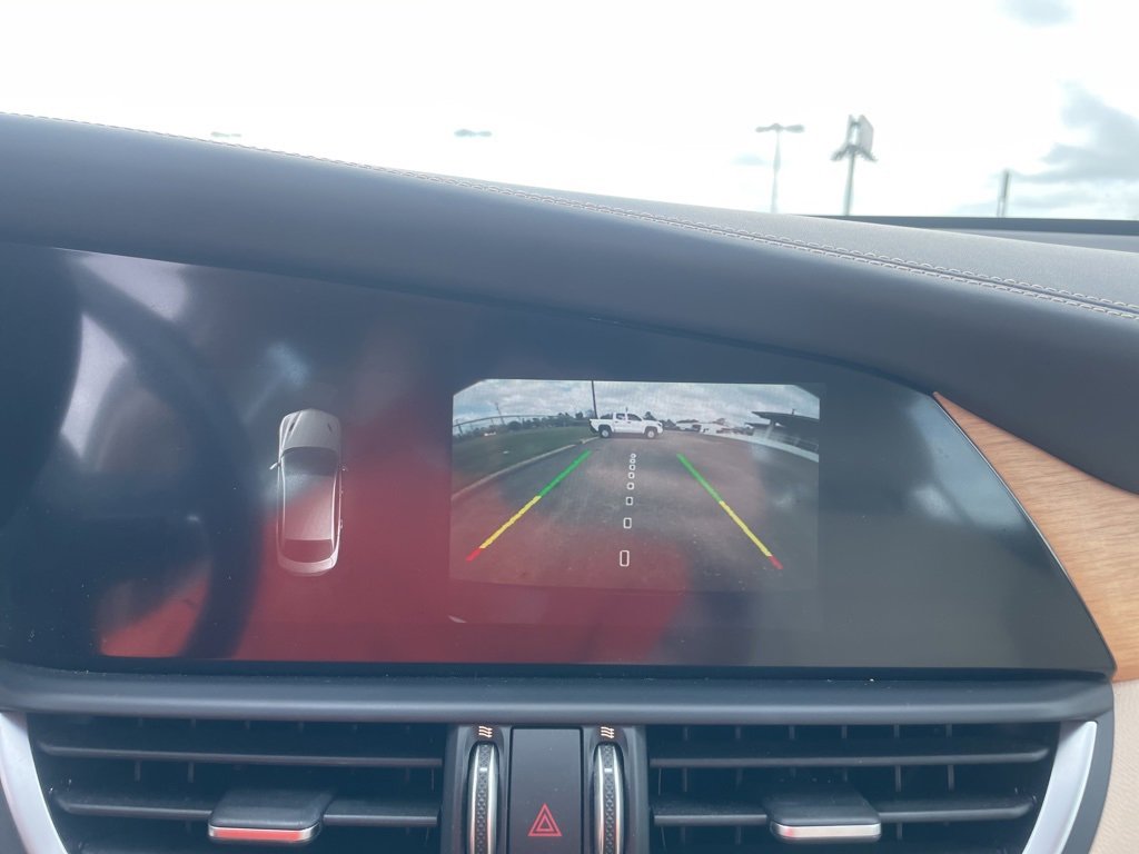 Used 2018 Alfa Romeo Giulia Ti w/ Quick Order Package 22Z Lusso image 23