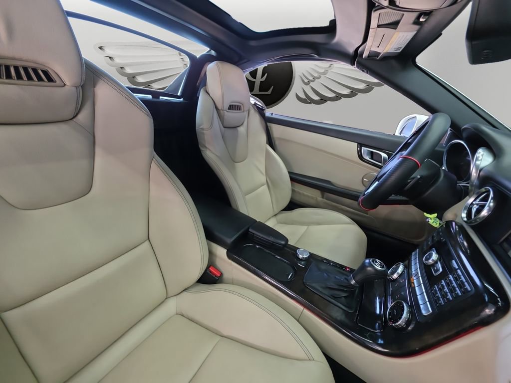 Used 2013 Mercedes-Benz SLK 250 image 19
