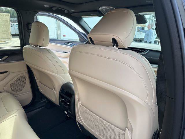 New 2025 Jeep Grand Cherokee Limited w/ Luxury Tech Group II image 29