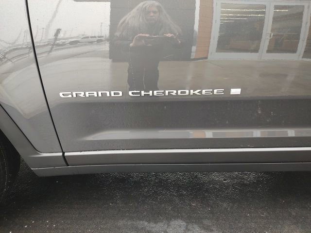 New 2026 Jeep Grand Cherokee Laredo image 10
