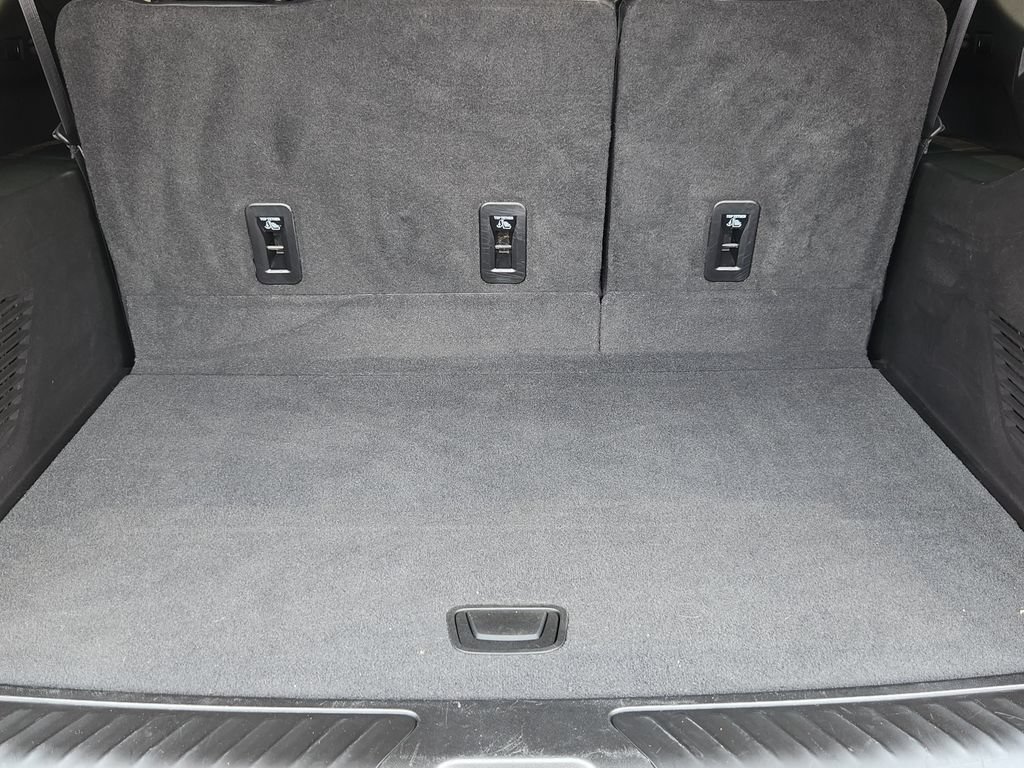 Used 2022 GMC Yukon XL SLT w/ SLT Luxury Package AWD/4WD image 21