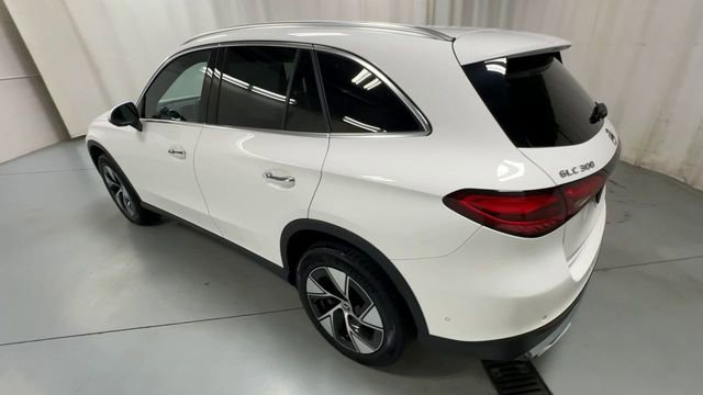Used 2024 Mercedes-Benz GLC 300 4MATIC image 6